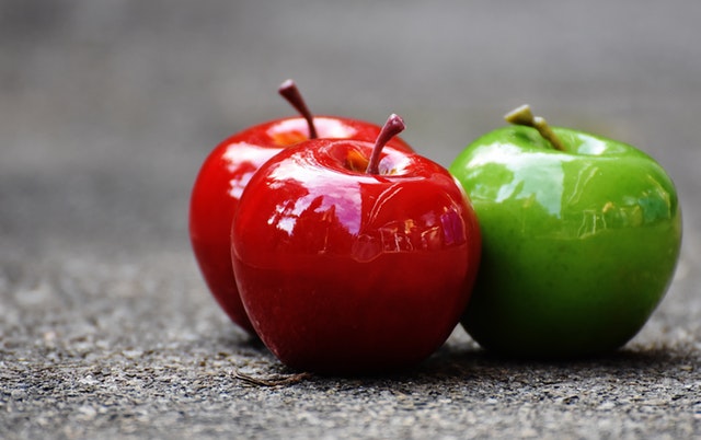 3 apples