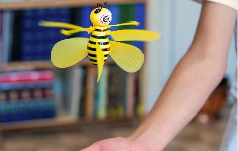 Flying Bee - Control with your hand!